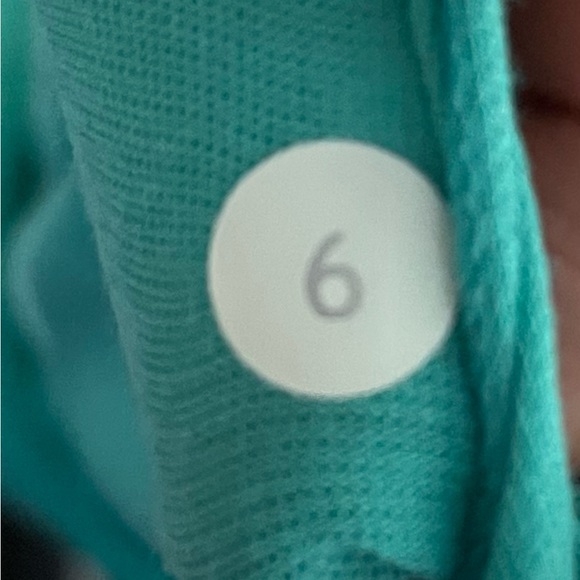 ⭐️ Lululemon Tank Top - Size 6 - Picture 4 of 4